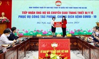 Hà Nội tiếp nhận ủng hộ và chuyển giao thiết bị y tế phòng, chống dịch COVID-19 