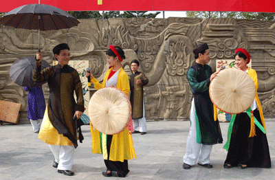 Thương nhau xin nhớ lấy lời - Souksavanh Lathsamy, CHDCND Lào