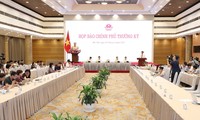 Họp báo Chính phủ thường kỳ: không tăng học phí các bậc học trong năm học 2023-2024