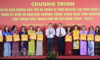 Chủ tịch nước Võ Văn Thưởng gặp gỡ các thế hệ chiến sĩ tình nguyện thành phố Hồ Chí Minh