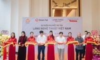 Ra mắt dự án “Làng nghệ thuật Việt Nam” 