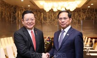 Phó Thủ tướng, Bộ trưởng Ngoại giao Bùi Thanh Sơn gặp Tổng Thư ký ASEAN và Phó Thủ tướng, Bộ trưởng Ngoại giao Campuchia