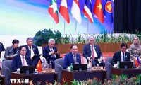 Thủ tướng Phạm Minh Chính và các nhà lãnh đạo ASEAN đối thoại với thanh niên, nghị viện và doanh nghiệp khu vực