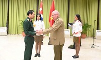 Việt Nam và Cuba thắt chặt tình đoàn kết và hợp tác quốc phòng