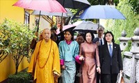 Phu nhân Chủ tịch nước Việt Nam và Hoàng hậu Bhutan thăm chùa Trấn Quốc