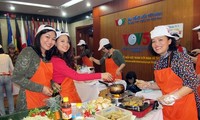 Lomba memasak menyambut Hari Wanita Internasional di VOV5