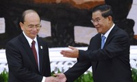 Presiden Thein Sein memberikan apresiasi terhadap  negara-negara ASEAN yang berseru kepada masyarakat internasional supaya menghapuskan sanksi terhadap Myanmar