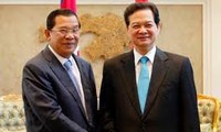 PM Nguyen Tan Dung melakukan pertemuan dengan PM Kamboja