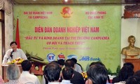 Pembukaan Forum badan usaha Vietnam tentang kesempatan dan tantangan di Kamboja