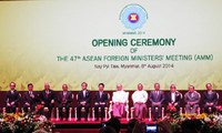 Delegasi Vietnam menghadiri Forum “ASEAN-47 tahun : bersama berkembang” di Malaysia