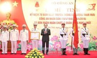 Presiden Vietnam, Tran Dai Quang menghadiri upacara peringatan ultah ke-70  berdirinya Pasukan Masukan Polisi Rakyat