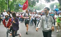 Lomba lari demi kaum anak-anak kota Hanoi 