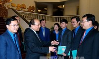 PM Vietnam, Nguyen Xuan Phuc bekerja dengan Pengurus Besar Liga Pemuda Komunis Ho Chi Minh