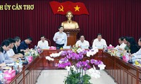 Deputi PM Vietnam, Vuong Dinh Hue melakukan kunjungan kerja di kota Can Tho