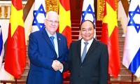 PM Vietnam, Nguyen Xuan Phuc melakukan pertemuan dengan Presiden Israel, Reuven Ruvi Rivlin