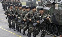  Tentara Filipina melakukan serangan udara yang keliru , sehingga membuat kira-kira 20 serdadu tewas