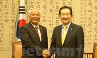 Wakil Ketua MN Vietnam, Uong Chu Luu bertemu dengan Ketua Parlemen Republik Korea