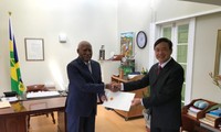 Dubes Vietnam, Dao Thanh Chung menyampaikan surat mandat kepada Saint Vincent dan Grfenadines