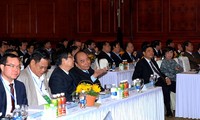  PM Nguyen Xuan Phuc memimpin Forum Pertanian Organik Vietnam