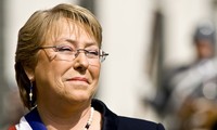 Presiden Cile,  Michelle Bachelet melakukan kunjungan di Kuba