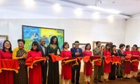  Pameran lukisan“Ibuda dan Alam” sehubungan dengan Hari Wanita Internasional (8/3)