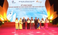 Upacara memuliakan gelar-gelar pariwisata Vietnam tahun 2017