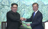 Pertemuan Puncak antar-Korea: Pemimpin dua bagian negeri Korea mengeluarkan Pernyataan Bersama