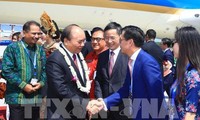 PM Viet Nam, Nguyen Xuan Phuc  tiba di Pulau Bali, Indonesia, mulai bertemu dengan para pemimpin ASEAN