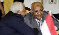 Yemeni government sworn in