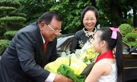 NA Chairman Nguyen Sinh Hung receives Lao Vice President 