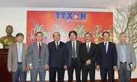 Deputy PM pays Tet visit to Vietnam News Agency