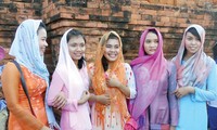 Cham women’s attire 