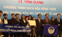 Vietnam awards UNSECO-recognized Books for Rural Areas of Viet Nam Program 