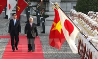 Japan’s Prime Minister begins official visit to Vietnam