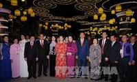 National Assembly Chairwoman opens Nguyen Hue flower walkway