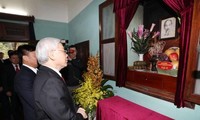 Party leader pays tribute to President Ho Chi Minh 