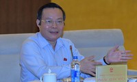 Vietnam pledges favorable conditions for foreign investors  