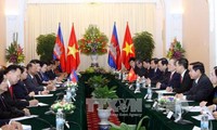 Vietnamese, Cambodian leaders exchange congratulations on 50th anniversary of diplomatic ties