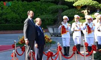 Welcome ceremony held for French Prime Minister