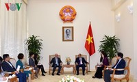 PM suggests IMF cooperate with Vietnam in reviewing informal economic sector 