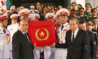 Prime Minister reads eulogy at Gen. Dong Sy Nguyen's funeral 