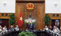 Prime Minister meets former aides of President Ho Chi Minh