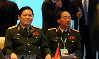 Vietnamese Defense Minister mentions East Sea in ASEAN meeting 