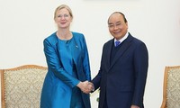 PM receives ambassadors from Sweden, France