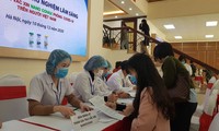 COVID-19: Vietnam to trial injection for first three people on Dec.17 