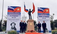 Statue of Russian poet inaugurated in Hanoi