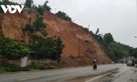 Storm Kompasu moves closer to East Sea, bringing torrential rains