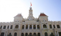 Ho Chi Minh City welcomes nearly 1 million visitors on Reunification Day