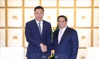 PM meets leaders of China’s railway and power corporations