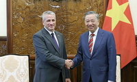 President receives Belarusian ambassador